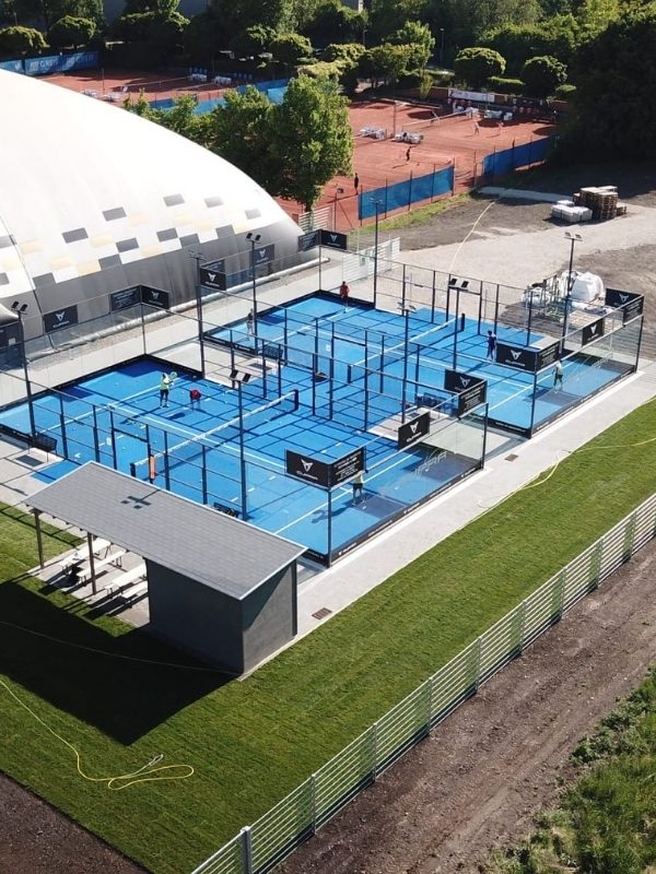 Padel Augsburg Unsere Anlage bei der DJK Augsburg-Lechhausen hat sich durch den Bau von zwei neuen, hochmodernen Padelplätzen erweitert.