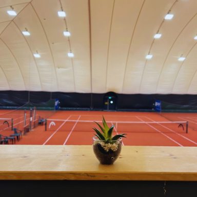 Zuschauer Tribüne GA-Tennisschule